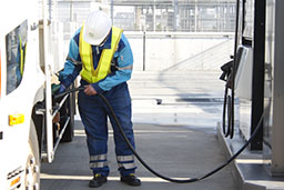 空港内給油事業